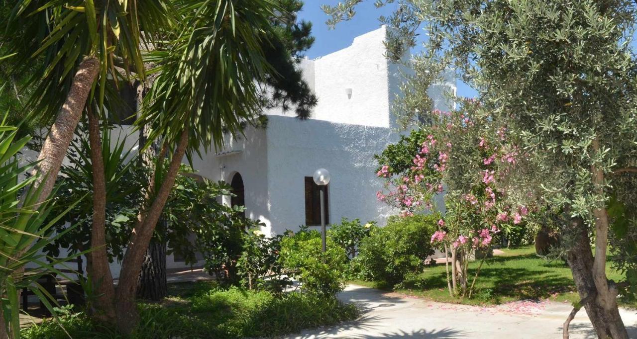 Appartamenti La Baia Del Rais Falcone Exterior foto