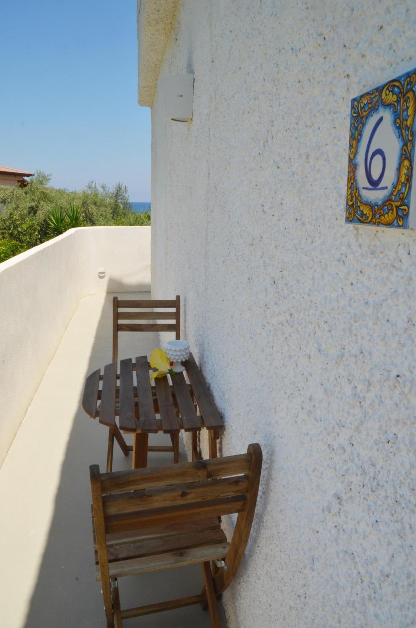 Appartamenti La Baia Del Rais Falcone Exterior foto